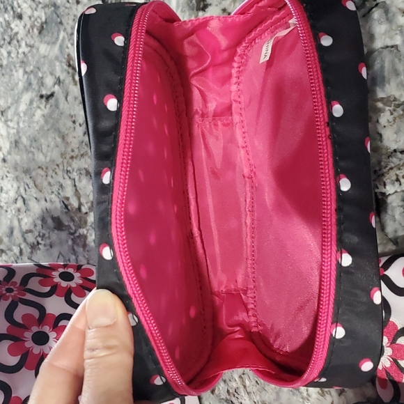 Set of 4 New Cosmetic Bags - Picture 8 of 10